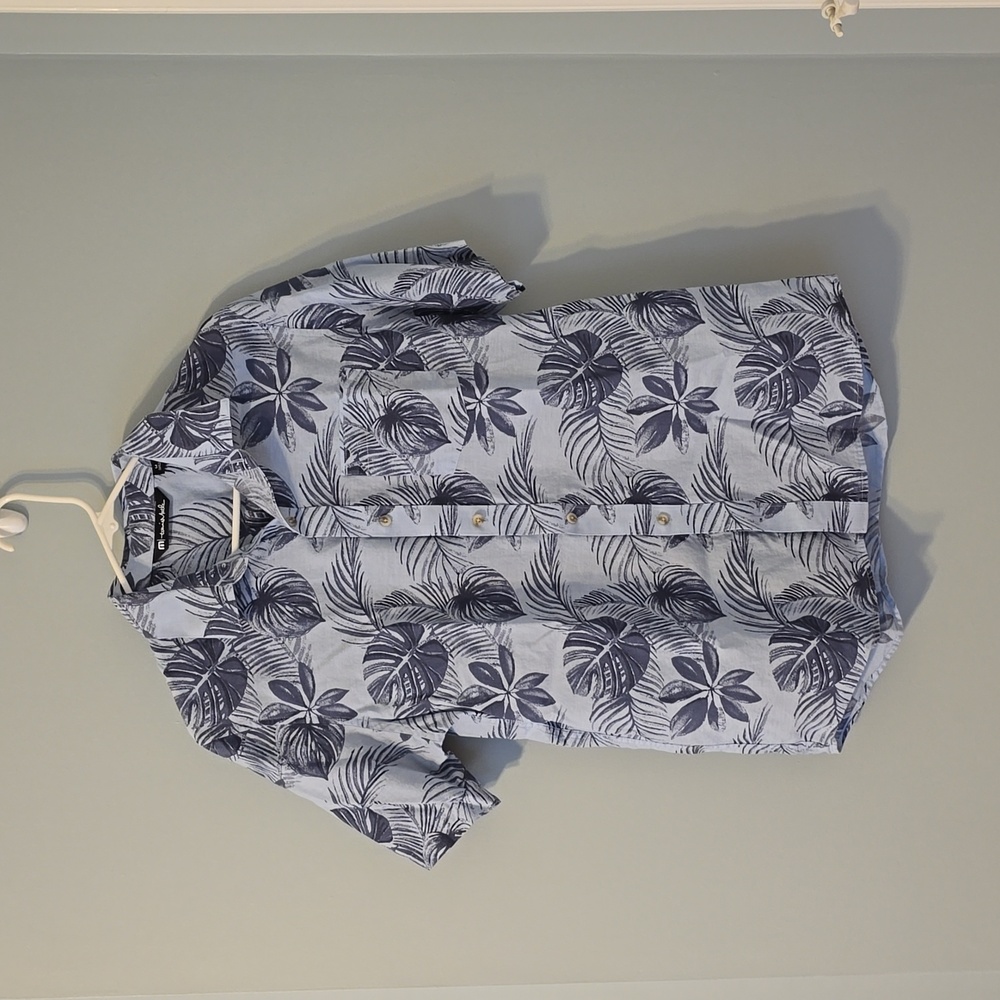 Travis Mathew Blue Hawaiian Floral Shirt Excellent Condition
